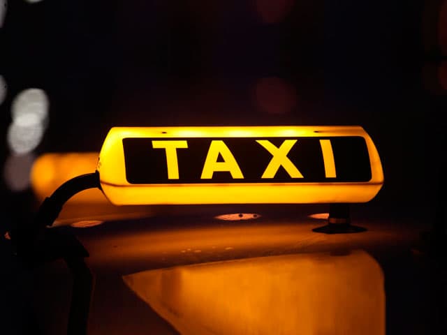 Pedir un taxi en Caldas de Reis